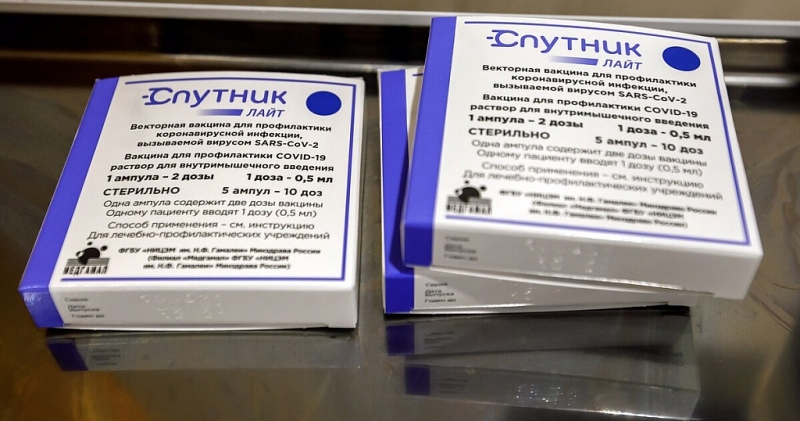 В России одобрили совместные испытания вакцин «Спутник Лайт» и AstraZeneca В России одобрили совместные испытания вакцин «Спутник Лайт» и AstraZeneca