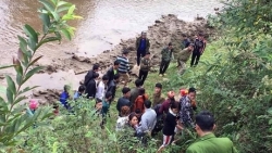 bac kan chieu mung 3 tet chong danh vo tu vong
