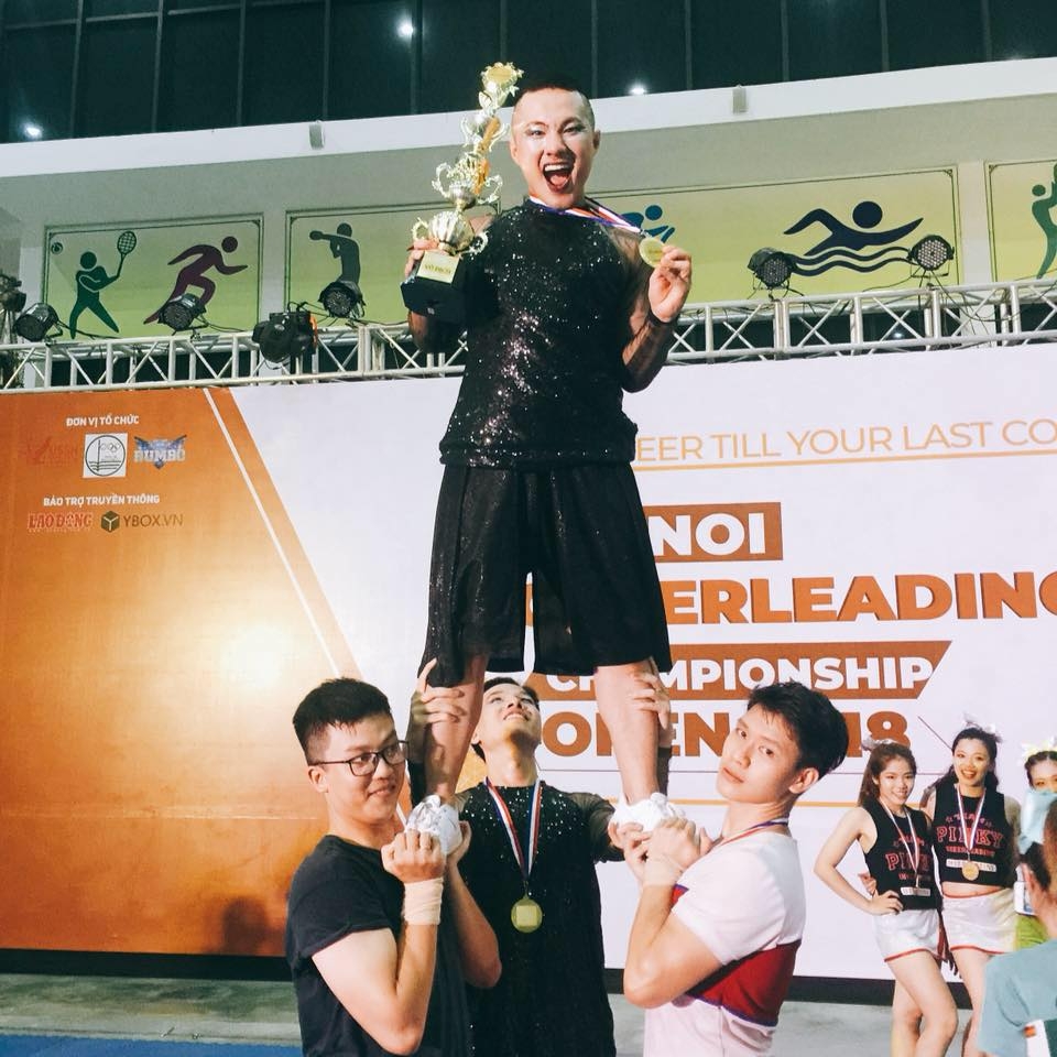 "Xã hội đã từng trả cho tôi những điều không thể nào quên. Nhục nhã có, đau thương có!" xa hoi da tung tra cho em nhung dieu khong the nao quen nhuc nha co dau thuong co