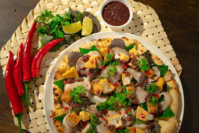 Pizza bún đậu kỳ quái "cháy hàng" chỉ sau vài ngày ra mắt pizza bun dau ky quai aposchay hangapos chi sau vai ngay ra mat