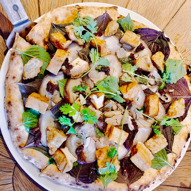 Pizza bún đậu kỳ quái "cháy hàng" chỉ sau vài ngày ra mắt pizza bun dau ky quai aposchay hangapos chi sau vai ngay ra mat