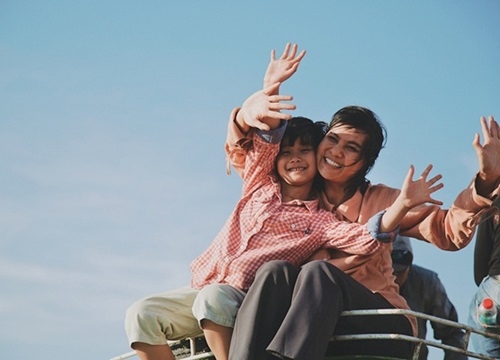 sao viet dong loat keu goi khan gia di xem phim viet xuc dong ve tinh mau tu