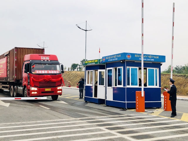 Thông quan cầu Bắc Luân II - Cửa khẩu quốc tế Móng Cái (Việt Nam) và Đông Hưng (Trung Quốc) thong quan cau bac luan ii cua khau quoc te mong cai viet nam va dong hung trung quoc bao nhan dan dien tu