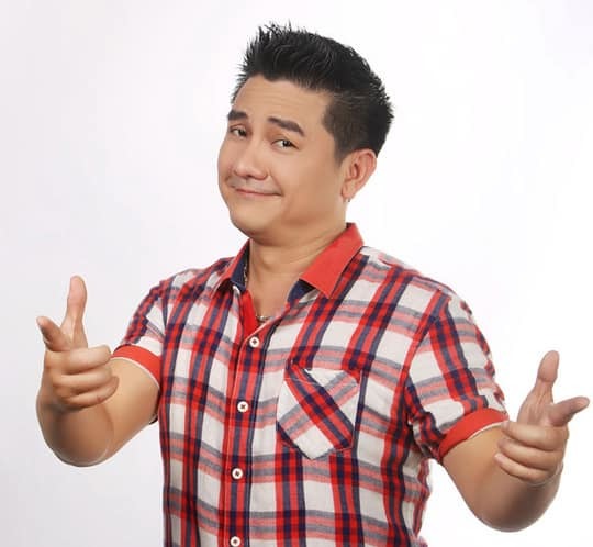Danh hài Anh Vũ: Lừng lẫy với vai má mì pê đê, náo loạn chợ Bến Thành khi "mang bầu" danh hai anh vu lung lay voi vai ma mi pe de nao loan cho ben thanh khi mang bau