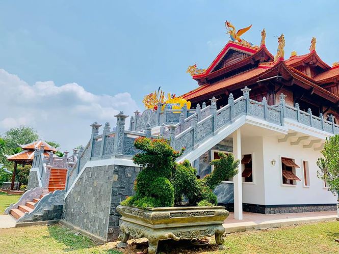 "Hé lộ" hình ảnh ngôi đền mới trong nhà thờ Tổ hơn 100 tỉ của Hoài Linh he lo hinh anh ngoi den moi trong nha tho to hon 100 ti cua hoai linh