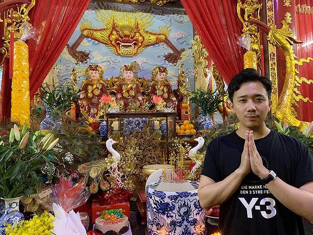 "Hé lộ" hình ảnh ngôi đền mới trong nhà thờ Tổ hơn 100 tỉ của Hoài Linh he lo hinh anh ngoi den moi trong nha tho to hon 100 ti cua hoai linh