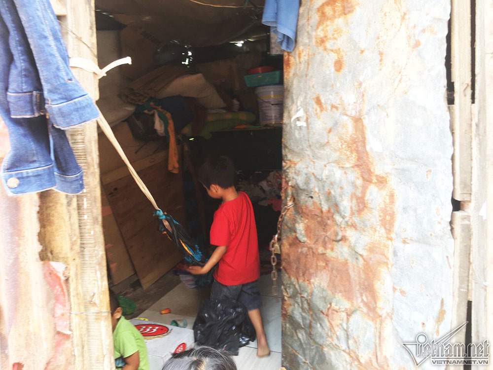 Xóm ngụ cư Sài Gòn: "Con muốn đi học để được ăn cơm với thịt cá" xom ngu cu sai gon con muon di hoc de duoc an com voi thit ca