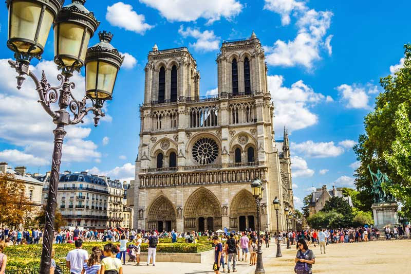 Vẻ đẹp tuyệt vời của Nhà thờ Đức Bà Paris trước vụ cháy ve dep tuyet voi cua nha tho duc ba paris truoc vu chay
