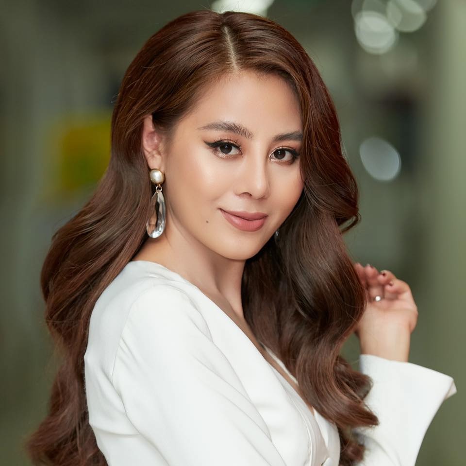 Nam Thư có đáng bị tẩy chay khi NSX gạch tên Cát Tường trong "Bạn muốn hẹn hò"? nam thu co dang bi tay chay khi nsx gach ten cat tuong trong ban muon hen ho