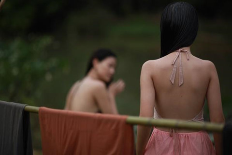 "Vợ ba" với bé gái đóng cảnh nóng - đã không tử tế thì đẹp để làm gì vo ba voi be gai dong canh nong da khong tu te thi dep de lam gi