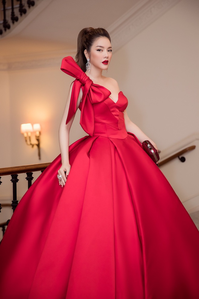 sao viet den cannes tu dang cap den phan cam