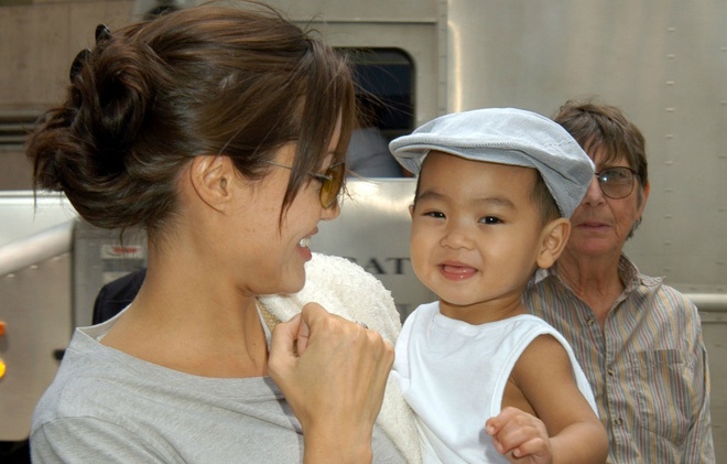 Angelina Jolie đã chọn ra người thừa kế khối tài sản 2600 tỷ đồng của mình khi qua đời angelina jolie da chon ra nguoi thua ke khoi tai san 2600 ty dong cua minh khi qua doi
