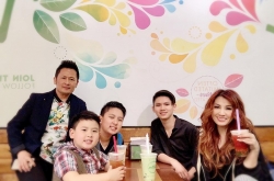 nhung ca si viet o my co hon nhan trac tro