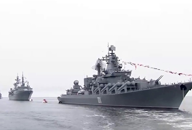 Tàu hộ vệ tên lửa 016-Quang Trung xuất hiện trong lễ duyệt binh Nga tau ho ve ten lua 016 quang trung xuat hien trong le duyet binh nga