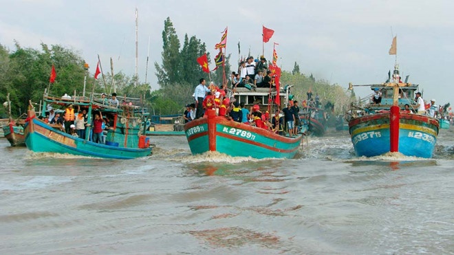 Hội nghinh Ông là gì? Vì sao hội này được coi là lễ hội nước lớn nhất của ngư dân? hoi nghinh ong la gi vi sao hoi nay duoc coi la le hoi nuoc lon nhat cua ngu dan