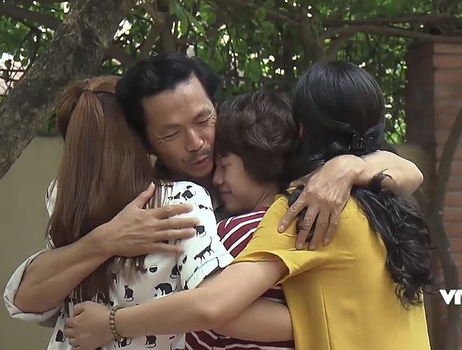 Dàn diễn viên "Về nhà đi con" đồng loạt đăng status sau khi phim kết thúc dan dien vien ve nha di con dong loat dang status sau khi phim ket thuc