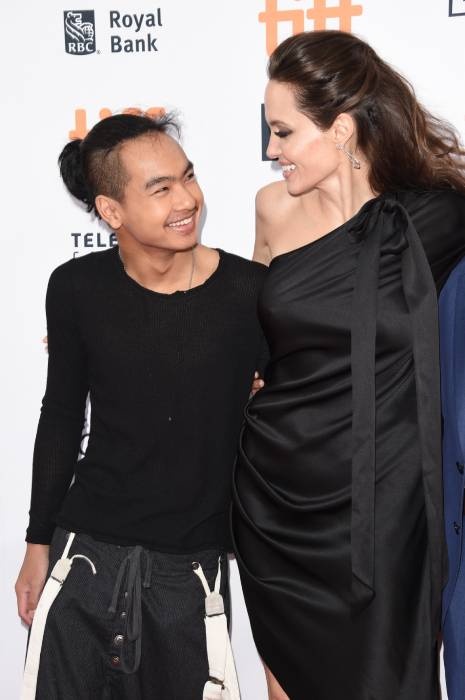 Người thừa kế 2600 tỷ đồng của Angelina Jolie nhập trường đại học ở Hàn Quốc nguoi thua ke 2600 ty dong cua angelina jolie nhap truong dai hoc o han quoc