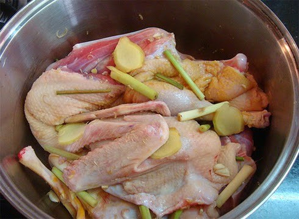 Cách làm vịt om sấu nước cốt dừa sóng sánh, ngon đậm đà cho cuối tuần cach lam vit om sau nuoc cot dua song sanh ngon dam da cho cuoi tuan