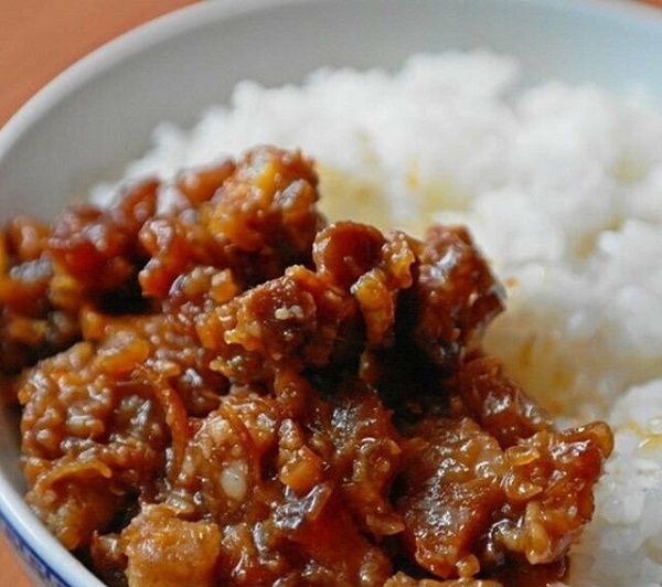 Thịt lợn kho ruốc sả: Món ngon đậm đà, đưa cơm thit lon kho ruoc sa mon ngon dam da dua com