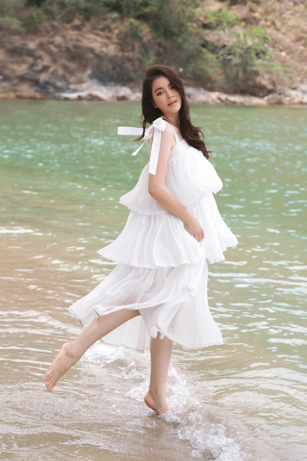 Lý Nhã Kỳ khoe nhan sắc bay bổng với những shoot hình ở bãi biển 1928 linh6238