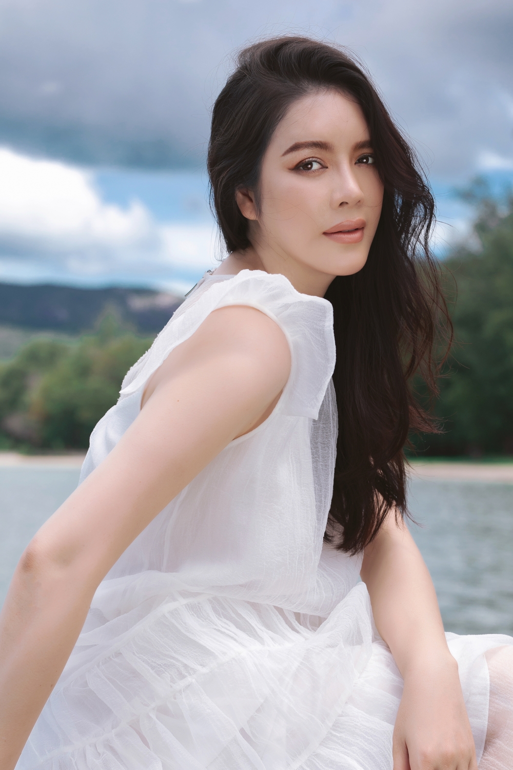 Lý Nhã Kỳ khoe nhan sắc bay bổng với những shoot hình ở bãi biển 1942 linh6387