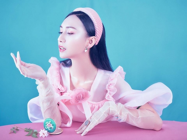 Lynk Lee hoá quý cô đài các khiến ai nấy đều ngoái nhìn Lynk Lee hoá quý cô đài các khiến ai nấy đều ngoái nhìn