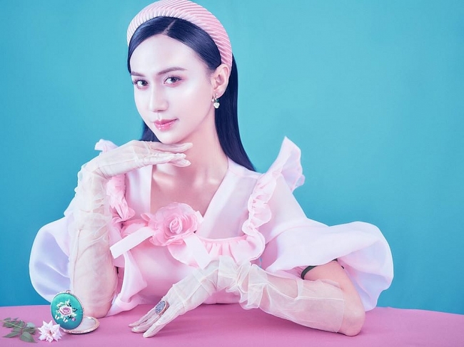 Lynk Lee hoá quý cô đài các khiến ai nấy đều ngoái nhìn Lynk Lee hoá quý cô đài các khiến ai nấy đều ngoái nhìn