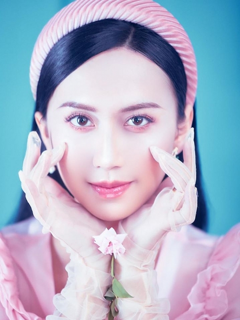 Lynk Lee hoá quý cô đài các khiến ai nấy đều ngoái nhìn Lynk Lee hoá quý cô đài các khiến ai nấy đều ngoái nhìn