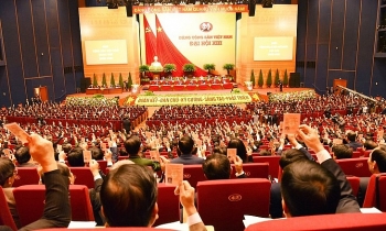 ພັກ​ກອມ​ມູ​ນິດ ອາ​ເມ​ລິ​ກາ​ສົ່ງ​ສານ​ມິດ​ຕະ​ພາບ​ໄປ​ຍັງ​ພັກ​ກອມ​ມູ​ນິດ ຫວຽດ​ນາມ