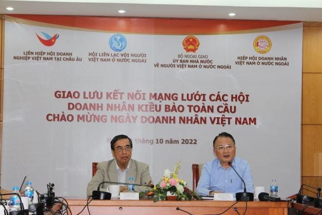 ງານ​ພົບ​ປະ​ແລກປ່ຽນ​ວິ​ສາ​ຫະກິດຊາວ​ຫວຽດນາມ ຢູ່ຕ່າງປະເທດ ​ເພື່ອ​ສະ​ເຫຼີ​ມສະຫຼອງ​ວັນນັກທຸລະກິດ​ຫວຽດນາມ