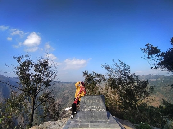 4 ຫຼັກ​ໝາຍ​ຊາຍ​ແດນທີ່ສັກ​ກະ​ລະ​ບູ​ຊາ​ຂອງ​ປະ​ເທດ​ຊາດ​ທີ່ຕ້ອງ​ມາ check-in ເທື່ອ​ໜຶ່ງ