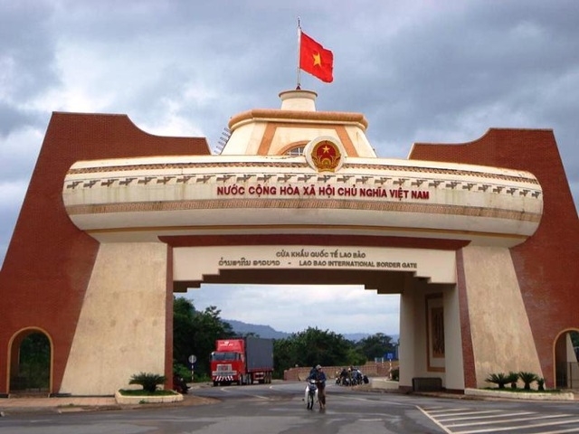 ຫວຽດນາມ ມີ 10 ແຂວງນະຄອນຕິດກັບລາວ, 10 ຄູ່ດ່ານຊາຍແດນສາກົນ, ແຕ່ການທ່ອງທ່ຽວລະຫວ່າງບັນດາແຂວງເຂດຊາຍແດນຍັງບໍ່ທັນພັດທະນາຢ່າງເໝາະສົມກັບຄວາມສາມາດບົ່ມຊ້ອນ ຫວຽດນາມ ມີ 10 ແຂວງນະຄອນຕິດກັບລາວ, 10 ຄູ່ດ່ານຊາຍແດນສາກົນ, ແຕ່ການທ່ອງທ່ຽວລະຫວ່າງບັນດາແຂວງເຂດຊາຍແດນຍັງບໍ່ທັນພັດທະນາຢ່າງເໝາະສົມກັບຄວາມສາມາດບົ່ມຊ້ອນ