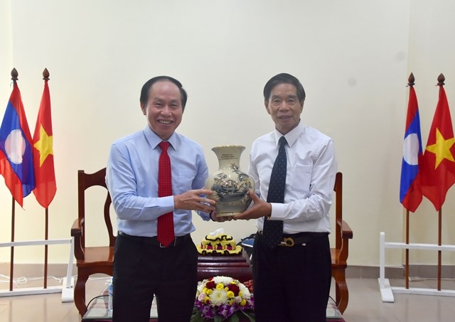 ເພີ່ມພູນຄູນສ້າງການພົວພັນມິດຕະພາບ ຫວຽດນາມ ແລະ ລາວ ໃຫ້ຂຽວສົດງົດງາມ ໝັ້ນຄົງທະນົງແກ່ນຈົນຊົ່ວກະລະນານ ເພີ່ມພູນຄູນສ້າງການພົວພັນມິດຕະພາບ ຫວຽດນາມ ແລະ ລາວ ໃຫ້ຂຽວສົດງົດງາມ ໝັ້ນຄົງທະນົງແກ່ນຈົນຊົ່ວກະລະນານ