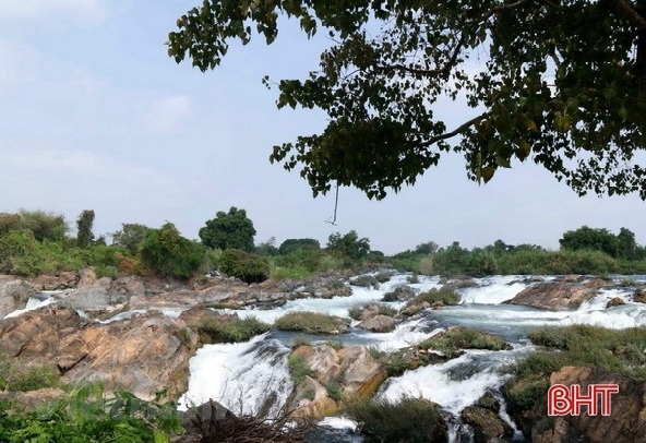 ລາວ ເຂດເສດຖະກ ດພ ເສດເກາະສ ພ ນດອນ ດ ງດ ດນ ກທ ອງທ ຽວ ແລະ ສ າງວຽກເຮ ດງານທຳໃຫ ແກ ປະຊາຊ ນທ ອງຖ ນ