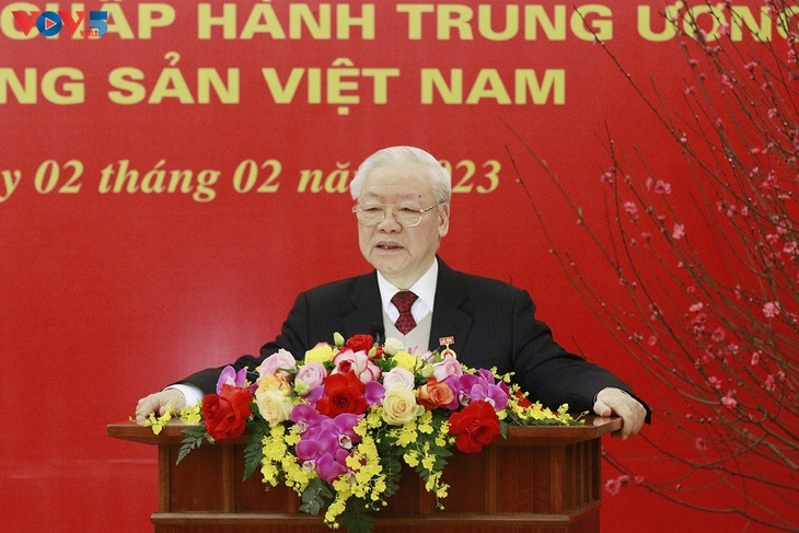 ພິທີມອບກາໝາຍ 55 ປີ ເປັນສະມາຊິກພັກໃຫ້ທ່ານເລຂາທິການໃຫຍ່ ຫງວຽນຝູຈ້ອງ ພິທີມອບກາໝາຍ 55 ປີ ເປັນສະມາຊິກພັກໃຫ້ທ່ານເລຂາທິການໃຫຍ່ ຫງວຽນຝູຈ້ອງ