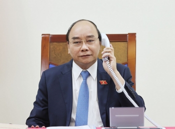ທ່ານນາຍົກລັດຖະມົນຕີຫງວຽນຊວນຟຸກ ມີການໂອ້ລົມທາງໂທລະສັບກັບທ່ານປະທານາທິບໍດີແຫ່ງສາທາລະນະລັດຈີເລ