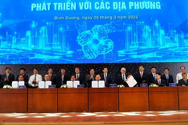 VSIP ຮ່ວມມືກັບ 9 ແຂວງ, ນະຄອນ ເພື່ອພັດທະນາສວນອຸດສາຫະກຳສະຫຼາດ VSIP ຮ່ວມມືກັບ 9 ແຂວງ, ນະຄອນ ເພື່ອພັດທະນາສວນອຸດສາຫະກຳສະຫຼາດ