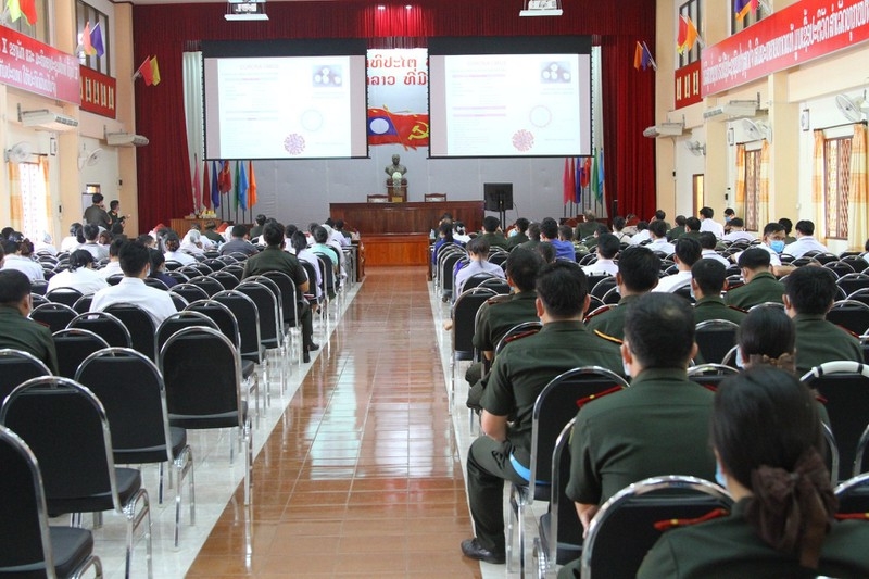 ຫວຽດນາມ ຝຶກອົບຮົມ ຍົກສູງຄວາມສາມາດໃນການປ້ອງກັນພະຍາດ Covid-19 ໃຫ້ແກ່ບັນດາແພດໝໍ ລາວ ຫວຽດນາມ ຝ ກອ ບຮ ມ ຍ ກສ ງຄວາມສາມາດໃນການປ ອງກ ນພະຍາດ covid 19 ໃຫ ແກ ບ ນດາແພດໝ ລາວ