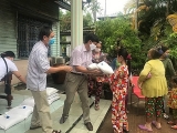 zhishan foundation ໄດ ມອບຂອງຂວ ນ ຈຳນວນ 1 765 ພ ດ ໃຫ ແກ ນ ກຮຽນອະນ ບານ ຢ ເມ ອງ ດ ກລ ງ ແຂວງ ກວາງຈ