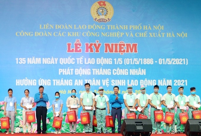 ຫລາຍທ້ອງຖິ່ນຢູ່ຫວຽດນາມ ປຸກລະດົມເດື່ອນເຄື່ອນໄຫວເພື່ອກຳມະກອນ ຫລາຍທ້ອງຖິ່ນຢູ່ຫວຽດນາມ ປຸກລະດົມເດື່ອນເຄື່ອນໄຫວເພື່ອກຳມະກອນ