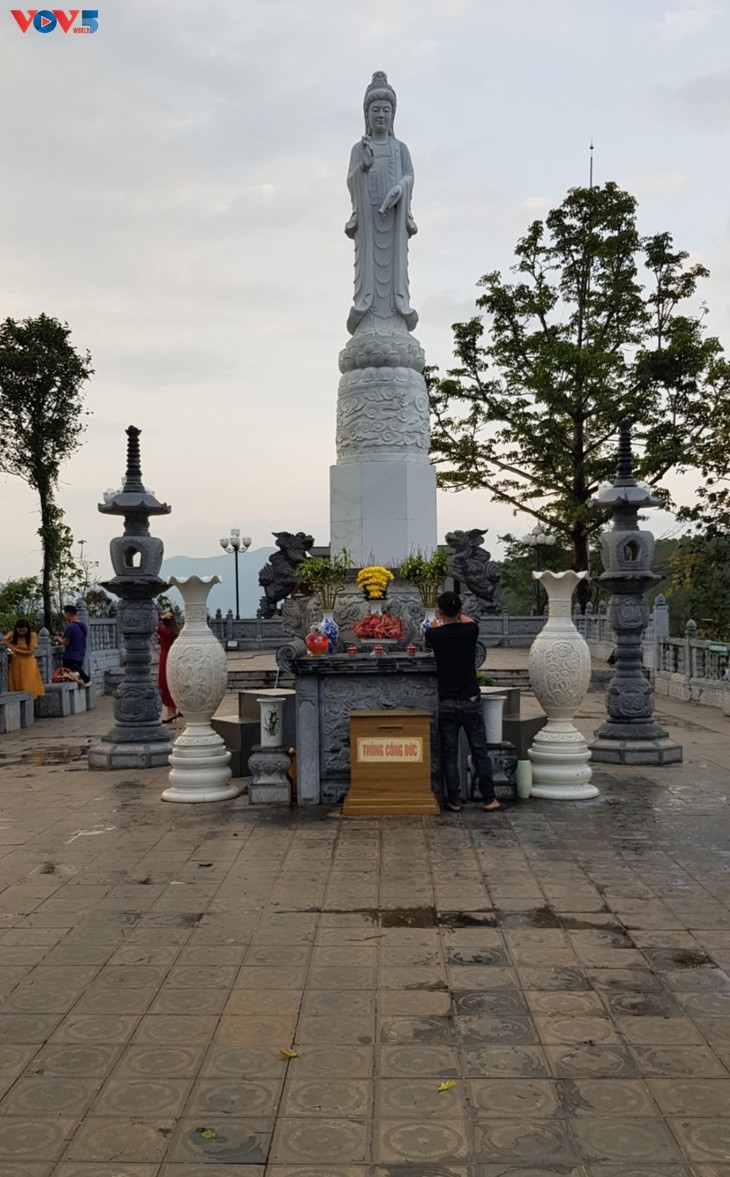 ຄົ້ນຫາທະເລສາບ ປໄລກູ