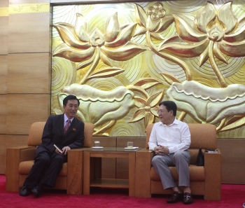 ສະຖານທູດ ສປປ.ເກົາຫຼີ ປະຈຳຫວຽດນາມ ແລະ ສະມາຄົມມິດຕະພາບຫວຽດນາມ - ສປປ.ເກົາຫຼີ ໄດ້ແລກປ່ຽນສອງບັນຫາສຳຄັນ