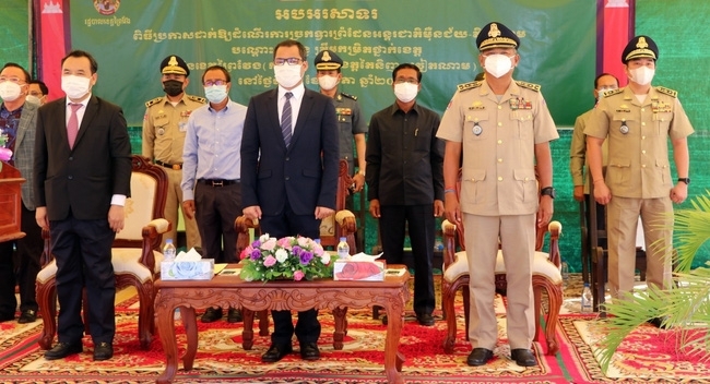 ພິທີເປີດສະຫຼອງນຳໃຊ້ດ່ານຊາຍແດນສາກົນ ເຕີນນາມ - Meun Chey
