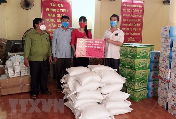 ສະມາຄົມຄົນຮ່ວມຖິ່ນຖານແຂວງ ບັກຢາງ ໃນສາທາລະນະລັດເຊັກ ມຸ່ງໄປສູ່ເຂດທີ່ມີການແຜ່ລະບາດພະຍາດຂອງແຂວງບັກຢາງ