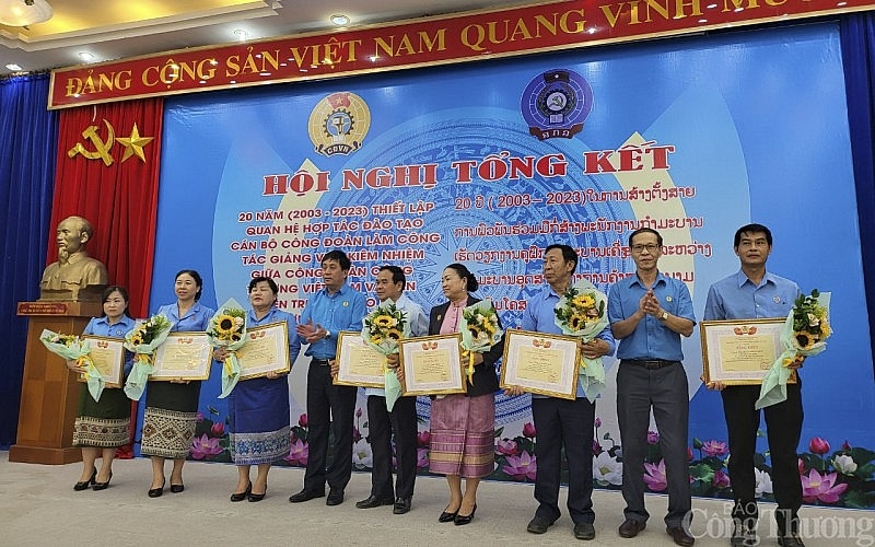 ກຳມະບານອຸດສາຫະກຳ ແລະ ການຄ້າ ຫວຽດນາມ ສະຫຼຸບ 20 ປີແຫ່ງການຮ່ວມມືໃນການກໍ່ສ້າງພະນັກງານກຳມະບານລາວ