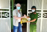ຄົນຕ່າງປະເທດຢູ່ຫວຽດນາມ ຮູ້ສຶກຕະລຶງ ແລະ ຕື້ນຕັນໃຈທີ່ໄດ້ຮັບການໜູນຊ່ວຍ