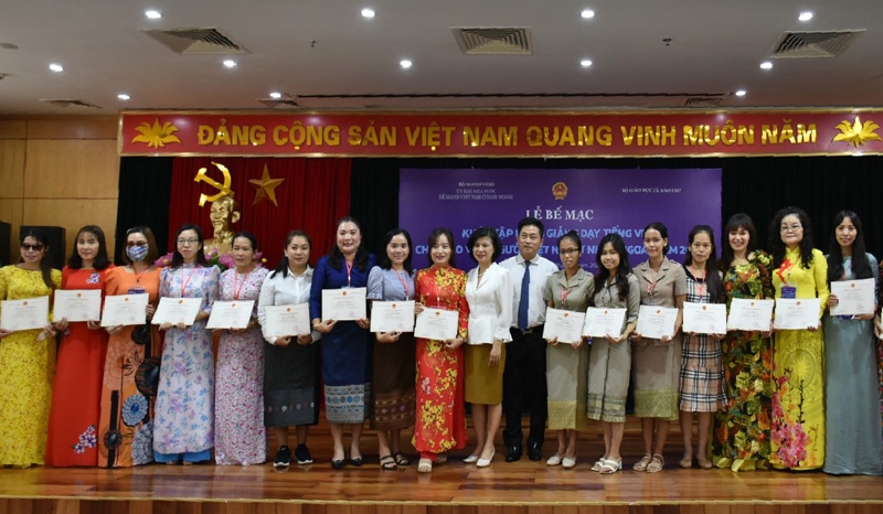 ປິດຊຸດຝຶກອົບຮົມ ການສິດສອນພາສາຫວຽດນາມ ໃຫ້ຄູຫວຽດນາມຢູ່ຕ່າງປະເທດ
