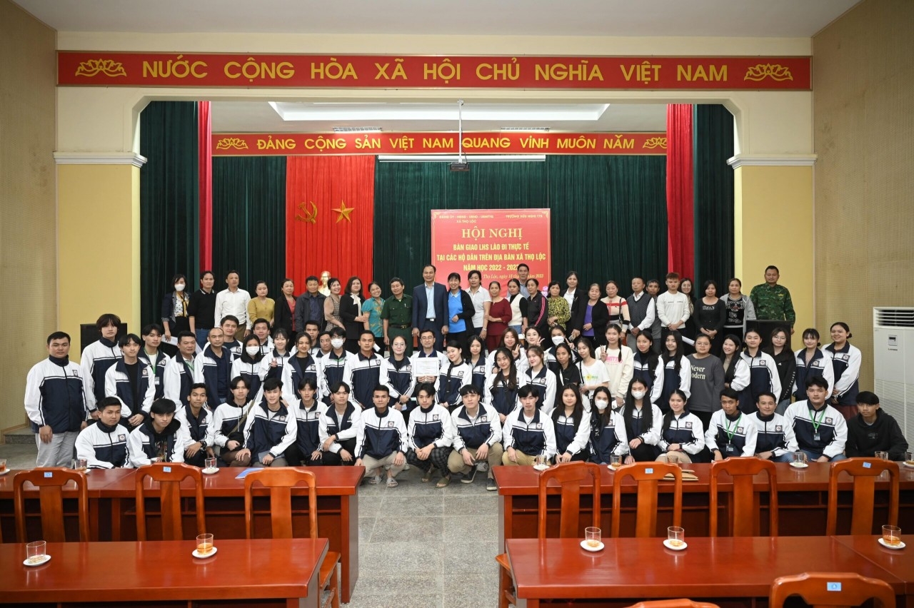 ນັກສຶກສາລາວເວົ້າພາສາຫວຽດໄດ້ຄ່ອງແຄ້ວກວ່າຫຼັງຈາກອາໄສພໍ່ແມ່ຊາວຫວຽດນາມ