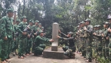 ການ​ລາດ​ຕະ​ເວນ​ສອງ​ປະ​ເທດ ເພື່ອ​ປົກ​ປັກ​ຮັກ​ສາ​ຊາຍ​ແດນ​ຫວຽດ​ນາມ - ລາວ