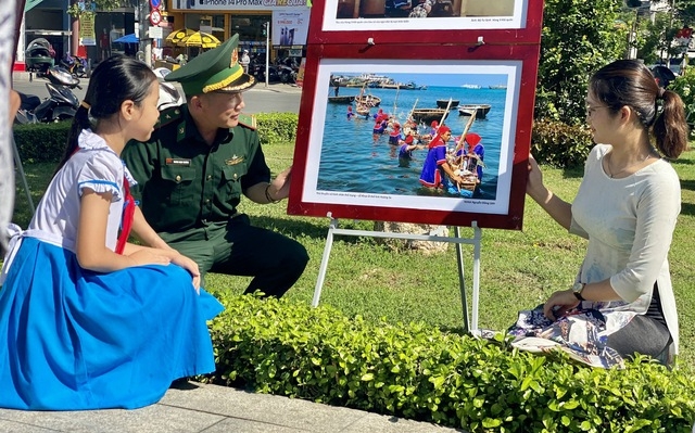 ງານວາງສະແດງຮູບພາບ “ຮ່ວາງຊາ-ເຈື່ອງຊາ ຢູ່ໃນໃຈກາງແຂວງກວາງຫງາຍ” ງານວາງສະແດງຮູບພາບ “ຮ່ວາງຊາ-ເຈື່ອງຊາ ຢູ່ໃນໃຈກາງແຂວງກວາງຫງາຍ”